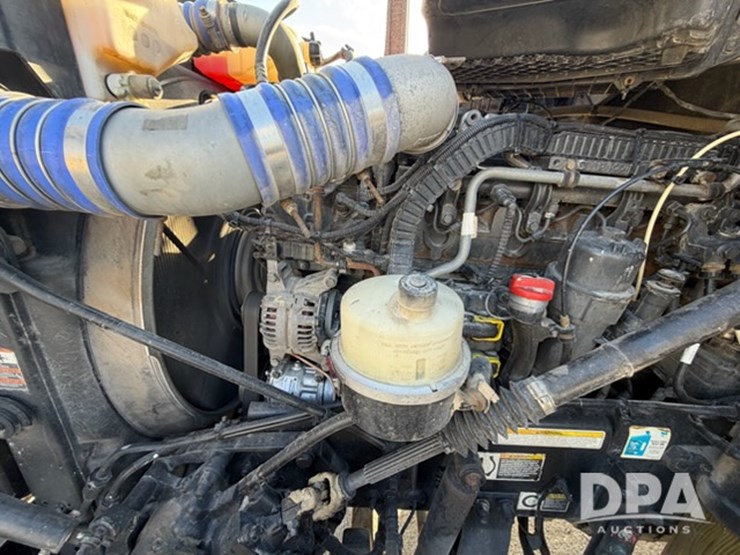 peterbilt-567-image-55