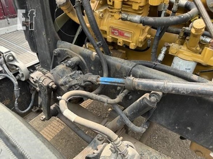 2002-peterbilt-379-image-82