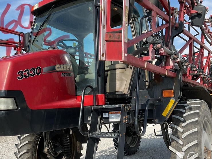 case-ih-patriot-3330-image-60