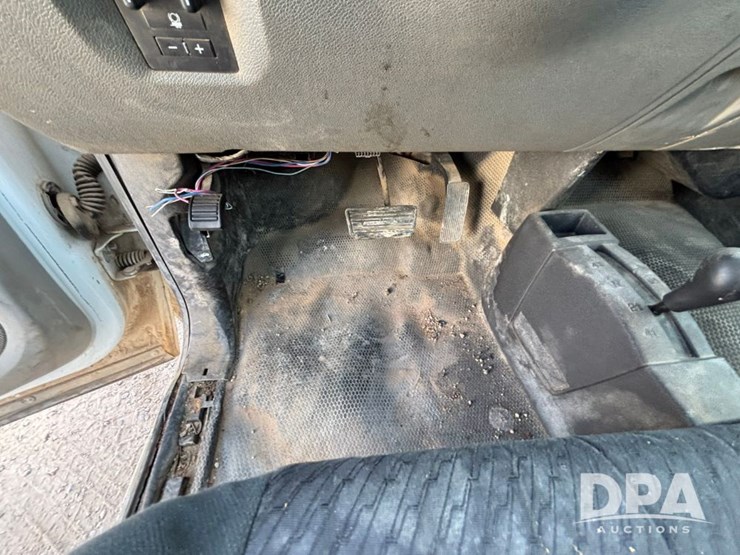 2010-chevrolet-silverado-2500hd-image-70