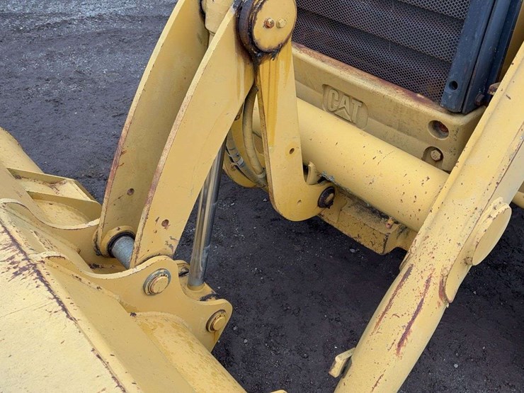 caterpillar-416c-image-13