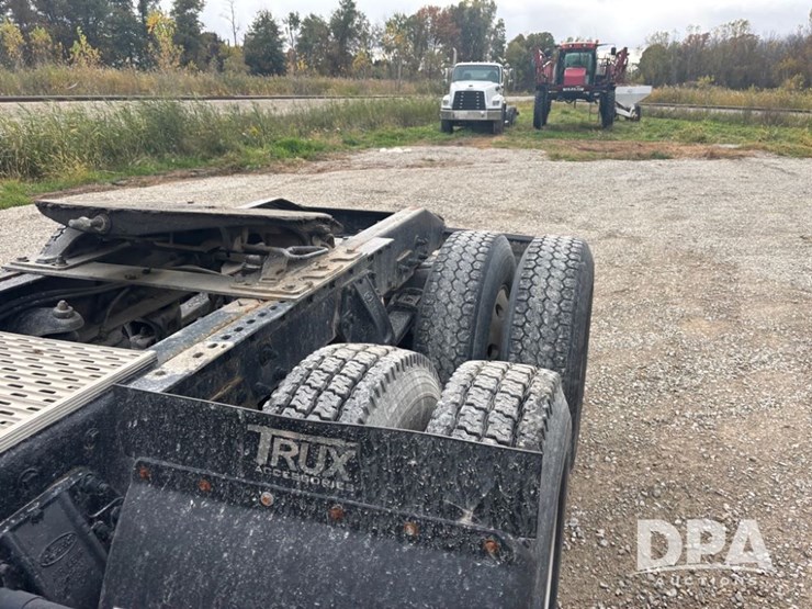 peterbilt-385-image-52