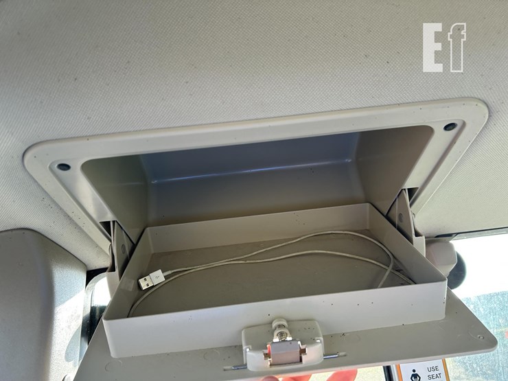 2021-john-deere-6175m-image-66