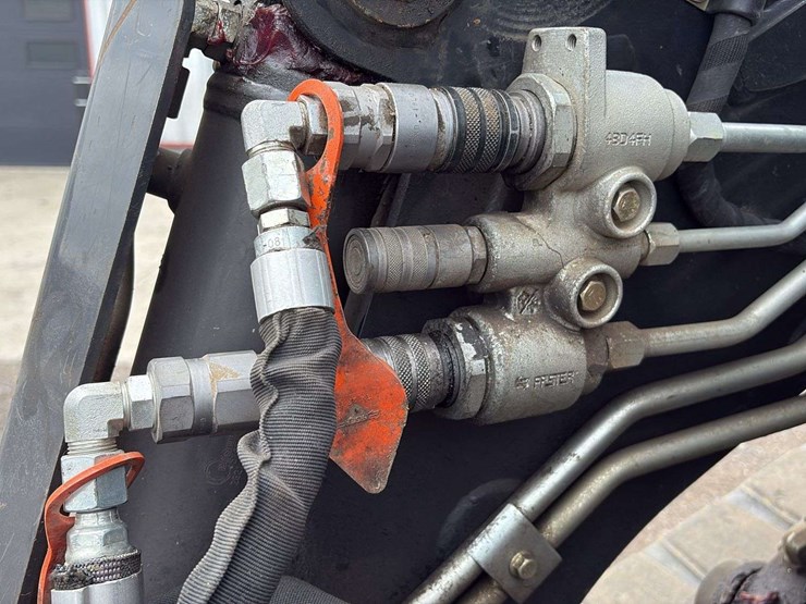 2021-case-dl550-image-48