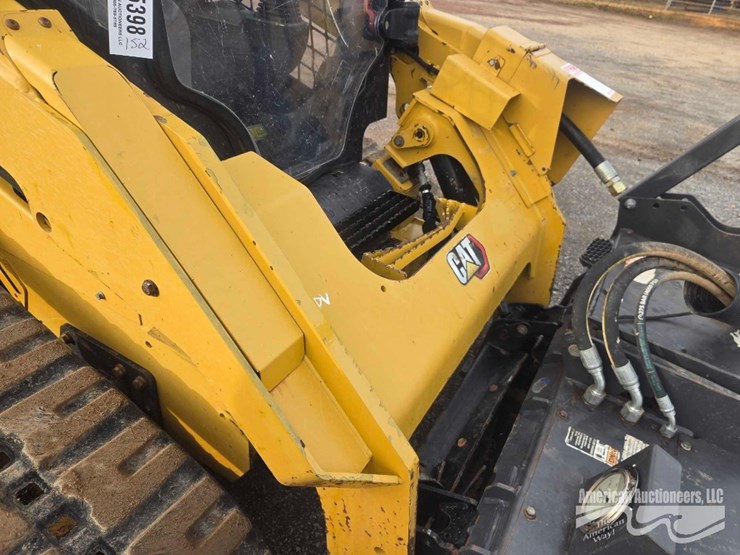 2020-cat-299d3-xe-skid-steer-image-11
