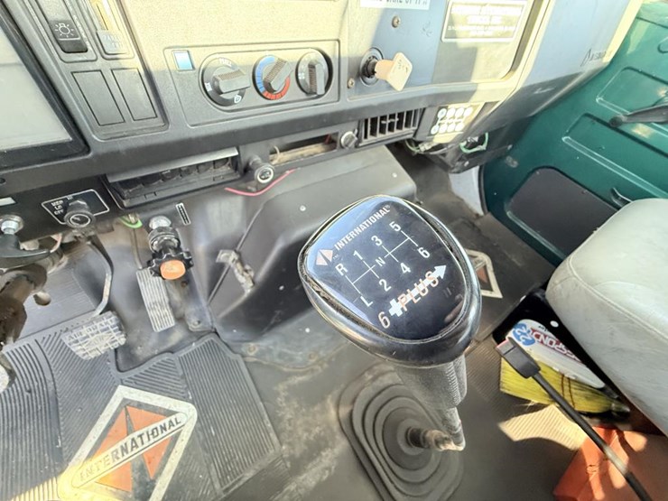 international-4700-image-45