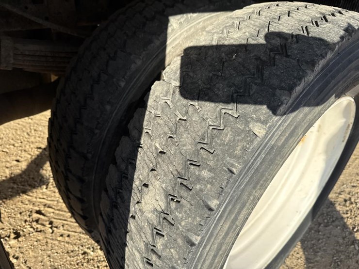 2006-ford-f550-image-80