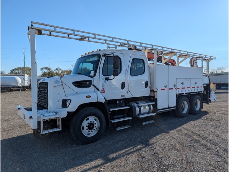 freightliner-108sd-image-2