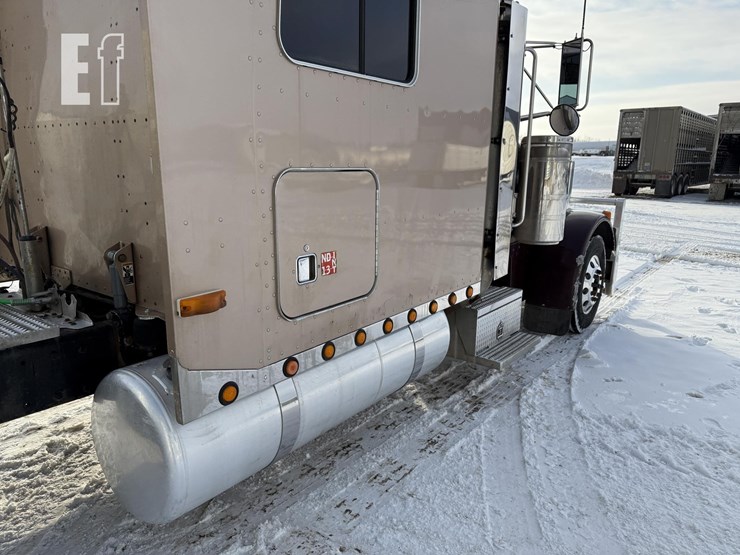 2004-peterbilt-379-image-43