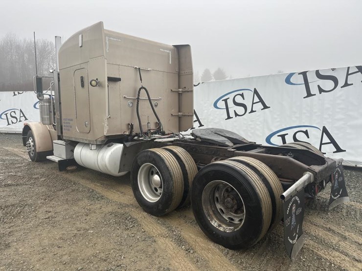 1999-peterbilt-379-image-3