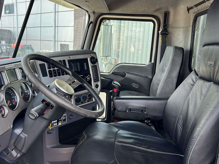 2018-mack-gu-granite-6-axle-dump-truck-image-43