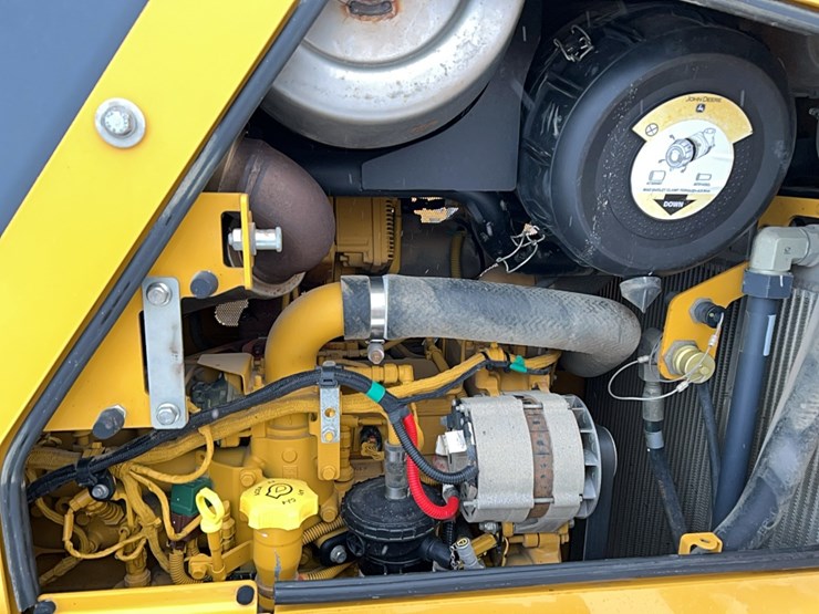 2023-deere-700l-image-9