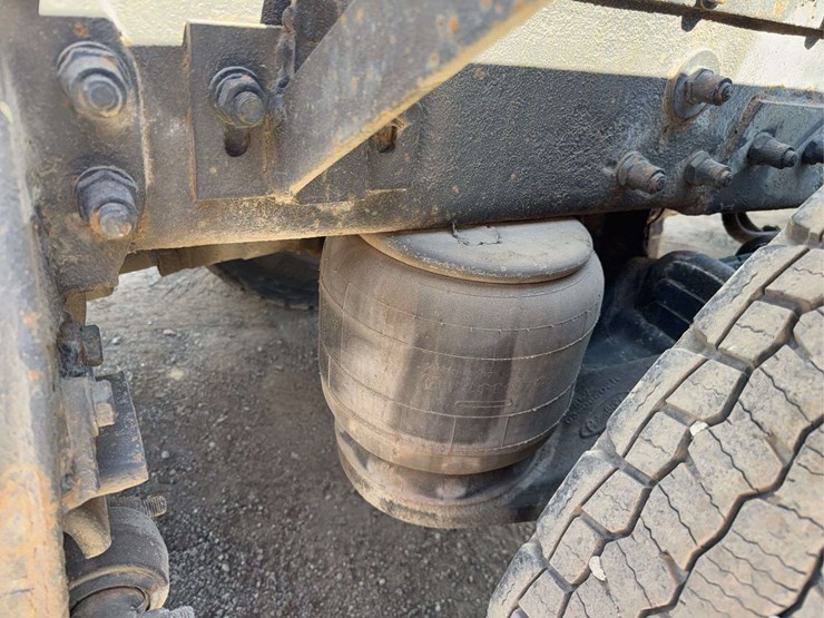 2003-peterbilt-379-image-22