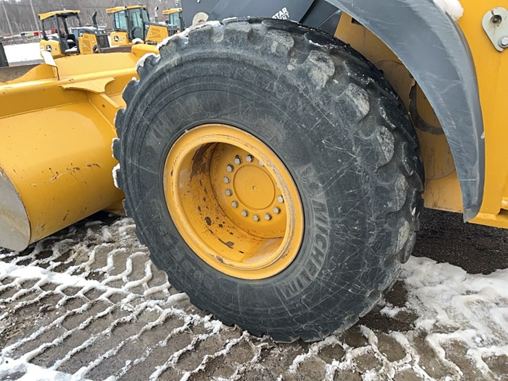 2019-deere-544l-image-13