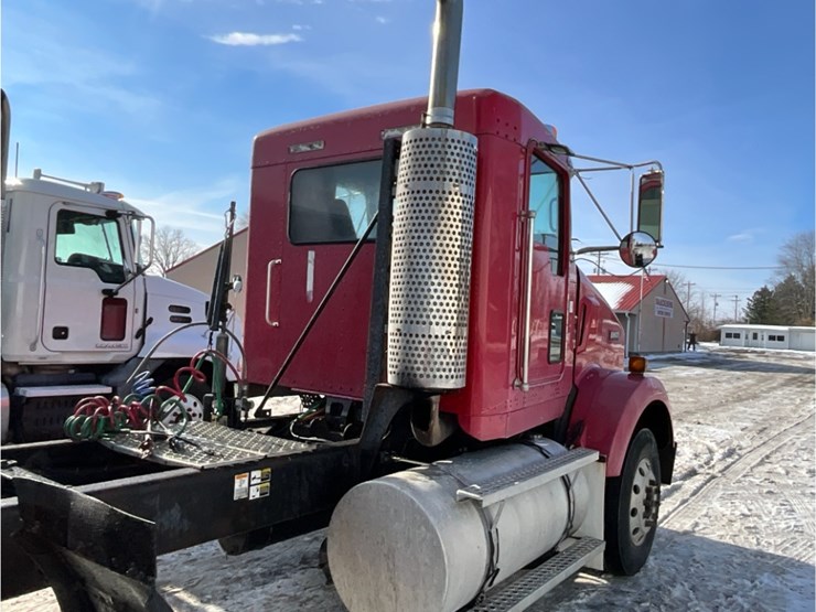 2005-kenworth-t800-image-8