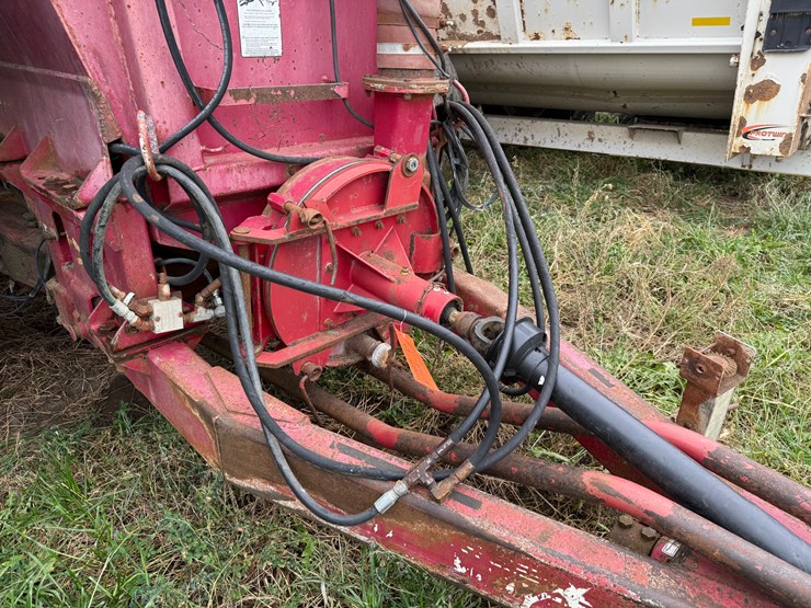 #1033-•-jamesway-ultra-trac-manure-tanker-(fennimore,-wi)-image-3