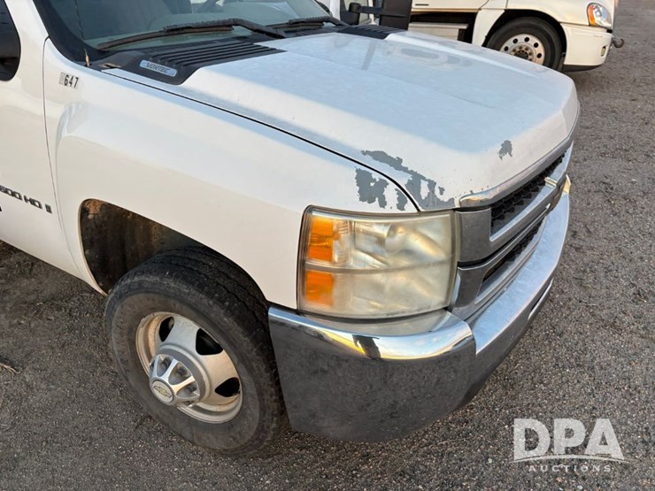 2009-chevrolet-3500hd-image-40