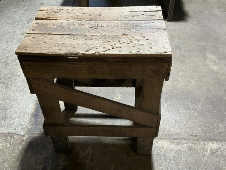 #610-•-11-wooden-tables-image-35