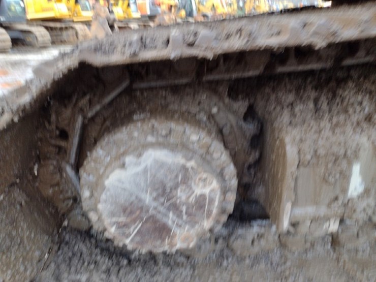 caterpillar-325d-image-22