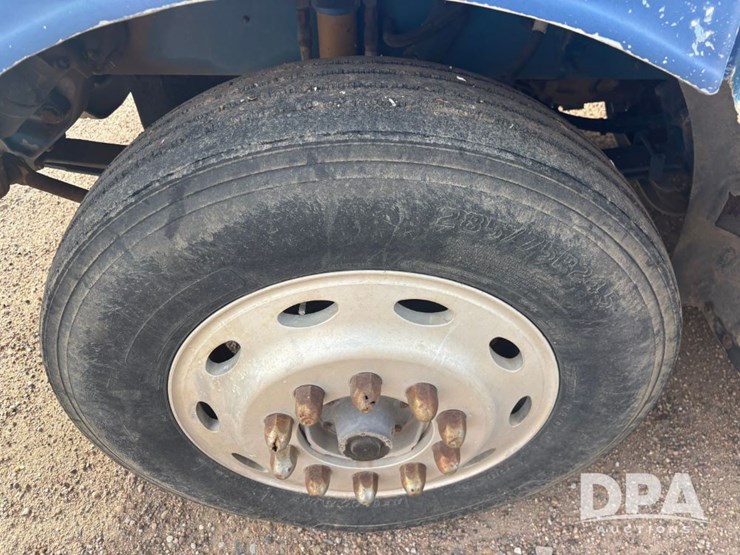 peterbilt-377-image-18