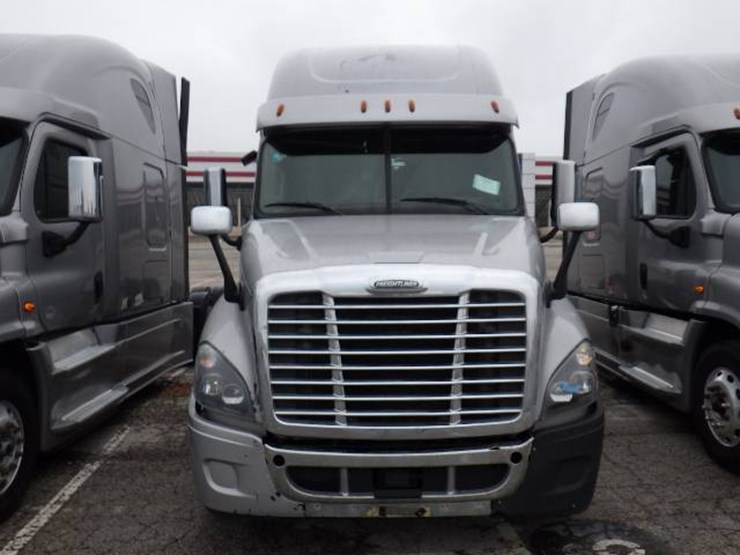 2019-freightliner-cascadia-125-image-4