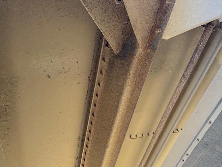 2014-wilson-grain-trailer-image-45