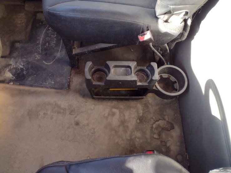 peterbilt-567-image-12