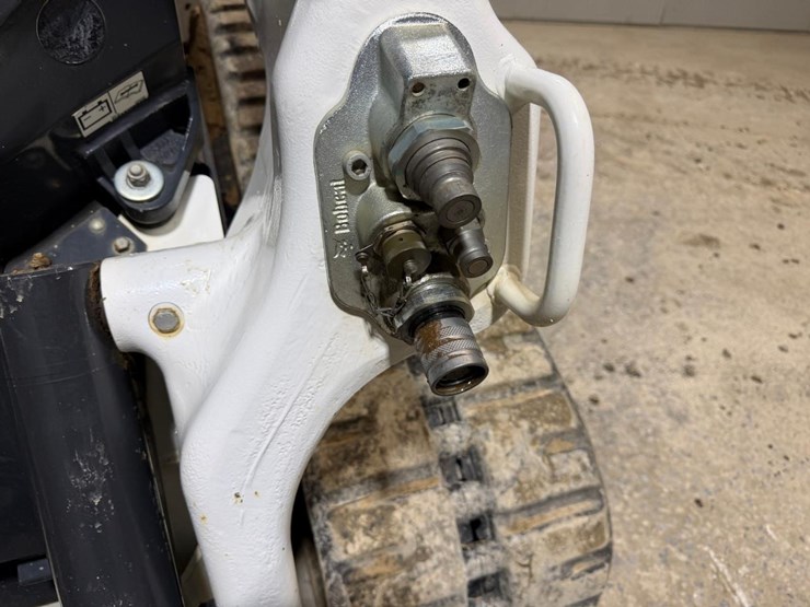 2023-bobcat-t76-image-11