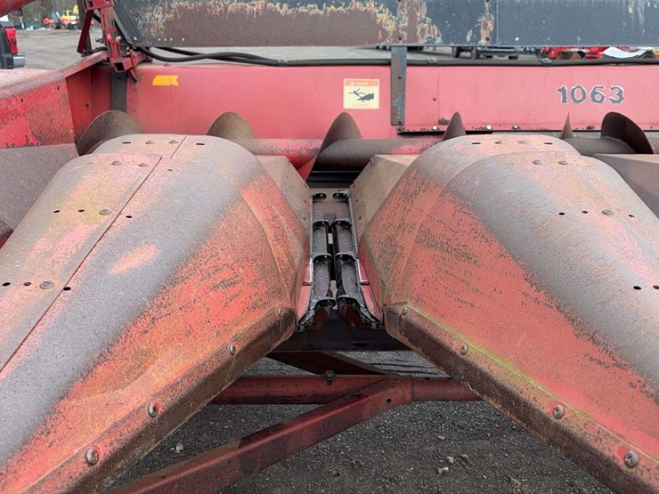 case-ih-1063-image-11