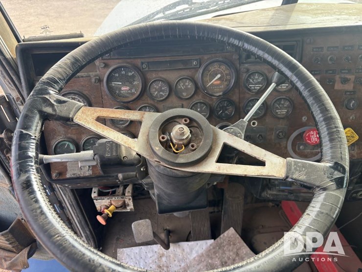 peterbilt-377-image-71