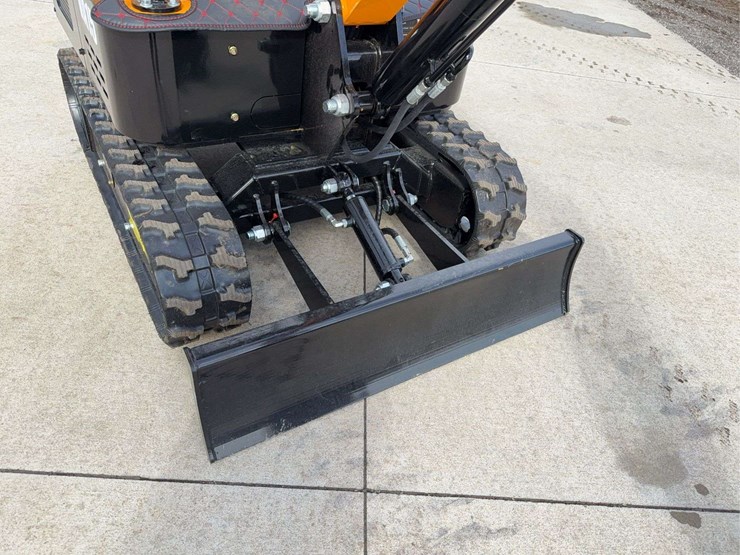 2025-miva-va15-mini-excavator-image-7