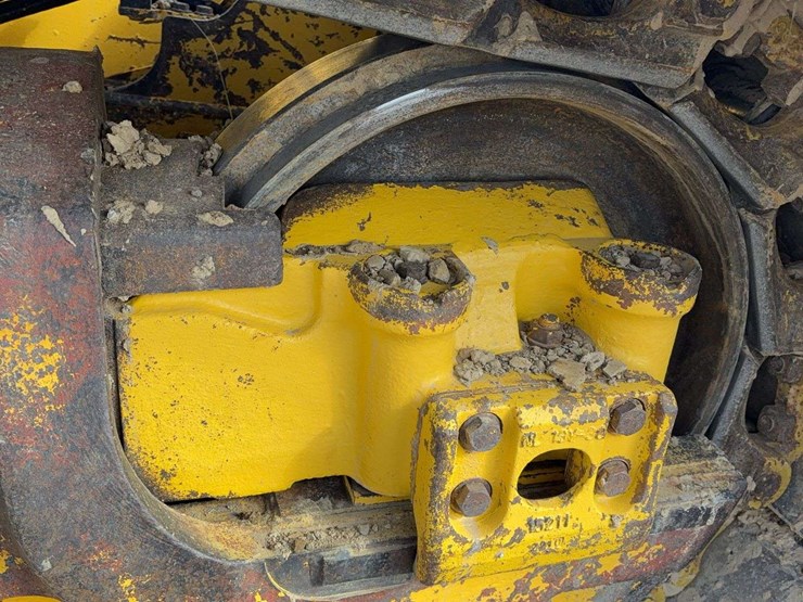 2020-komatsu-d61-image-16