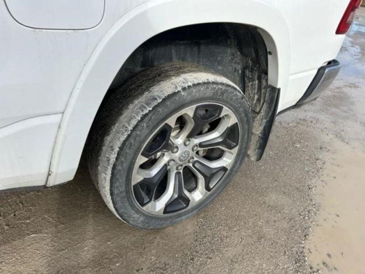 2020-ram-1500-laramie-longhorn-image-41