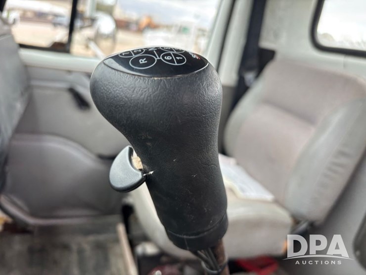 international-4900-image-40