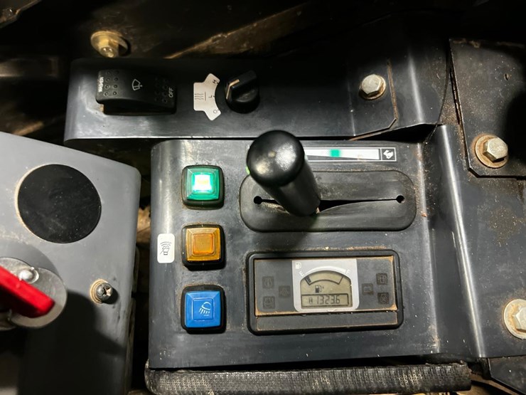 2019-deere-26g-image-28