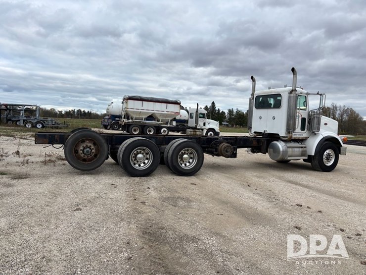 peterbilt-378-image-12