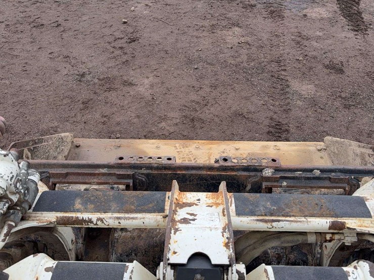 2007-bobcat-s130-image-21