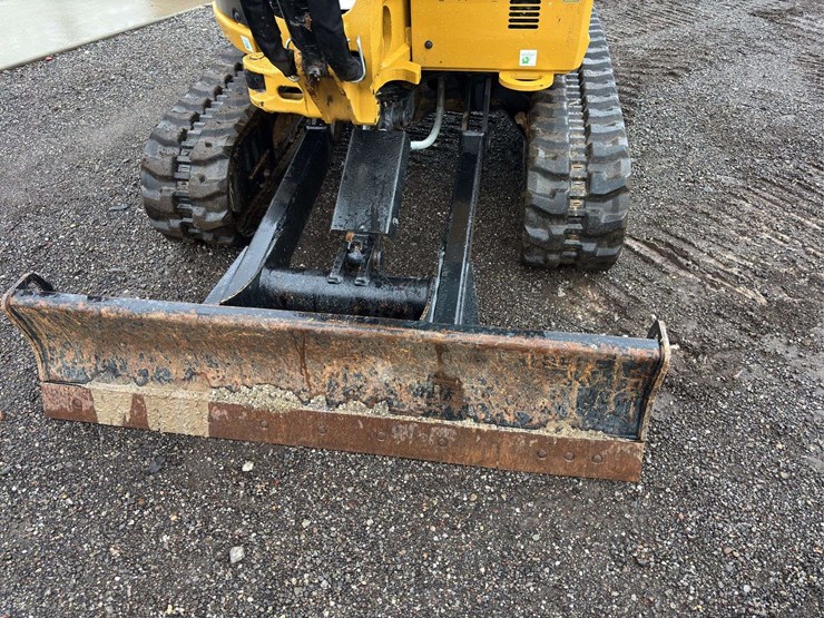 2023-caterpillar-303-image-15