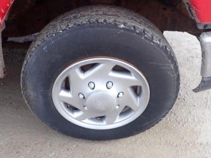 2010-ford-e350-xlt-image-74