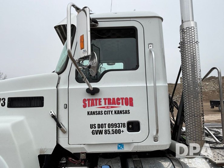 2017-mack-pinnacle-chu613-image-27