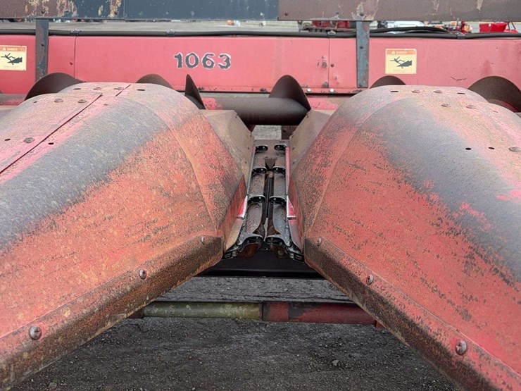 case-ih-1063-image-13