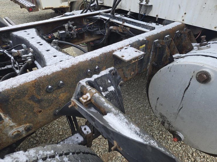 2013-kenworth-t660-image-15