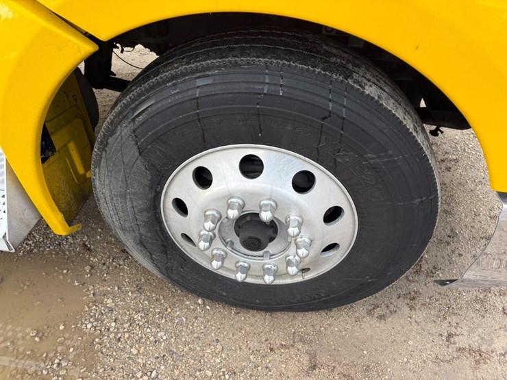 2020-kenworth-t680-image-16