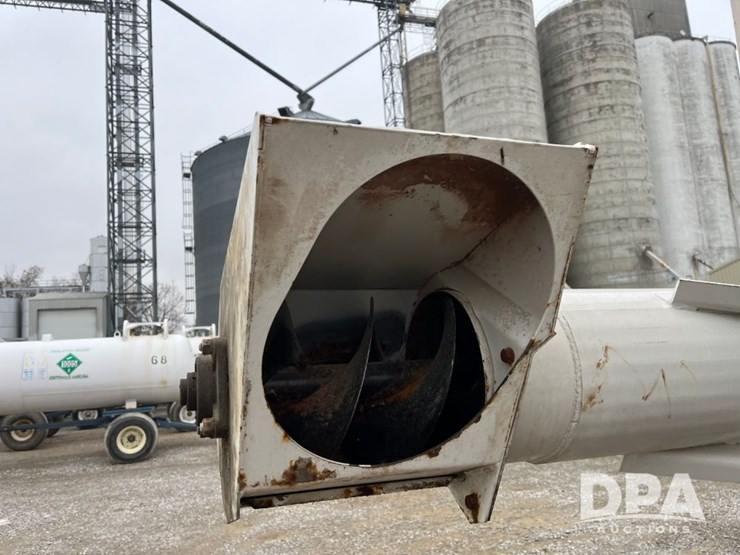 2001-peterbilt-330-image-30