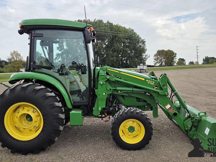 john-deere-4066r-image-4