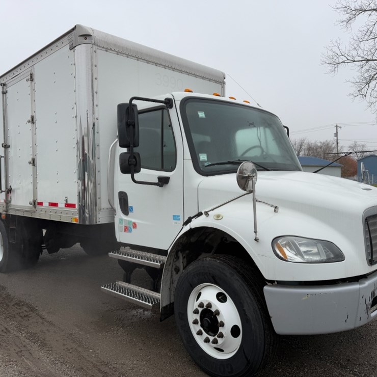 2018 FREIGHTLINER M2 106