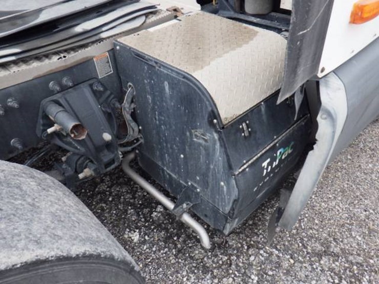 peterbilt-579-image-9