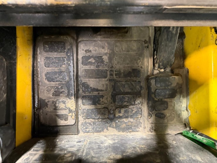 2024-new-holland-c337-image-31