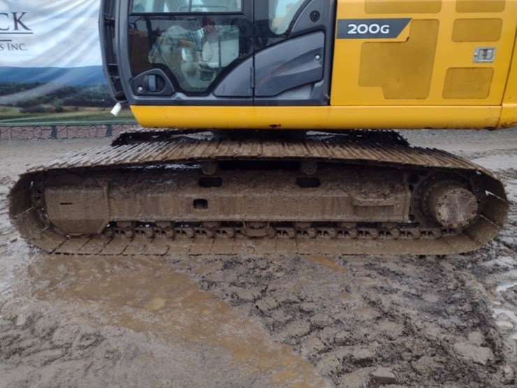 deere-200-lc-image-31