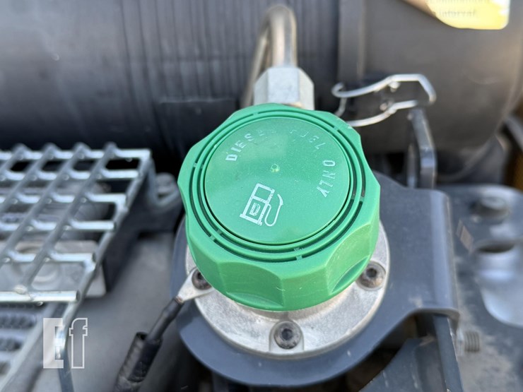 2017-deere-331g-image-28